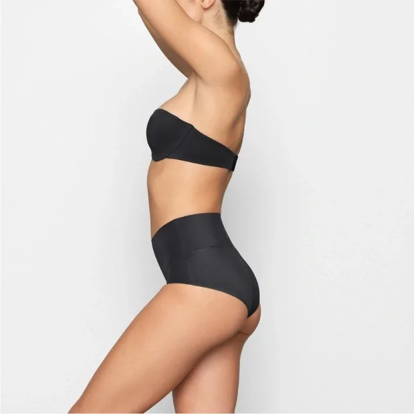 SKIMS sculpting seamless mid waist brief S/M NWOT - Picture 3 of 6